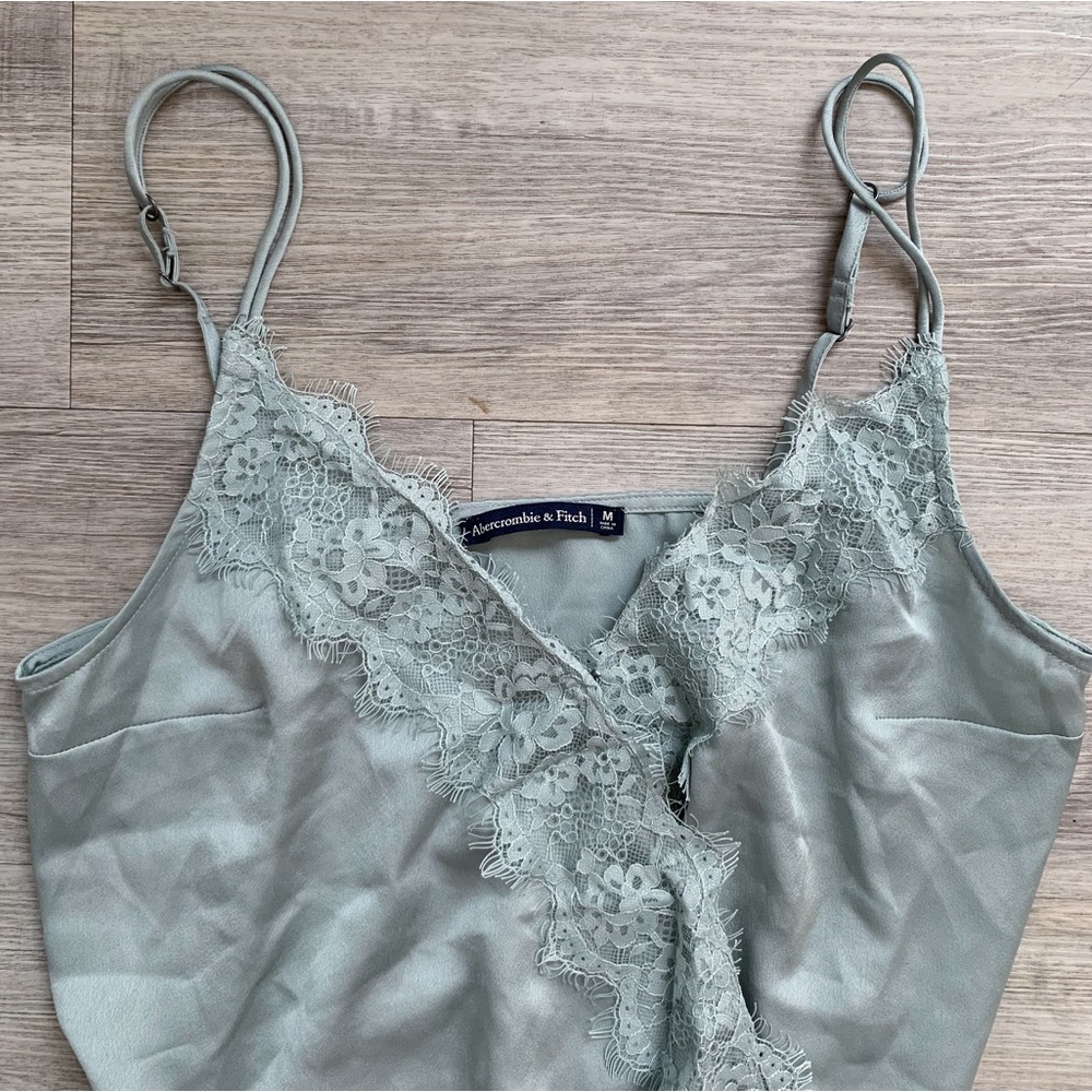 Abercrombie & Fitch Wrap Lace Cami Bodysuit M